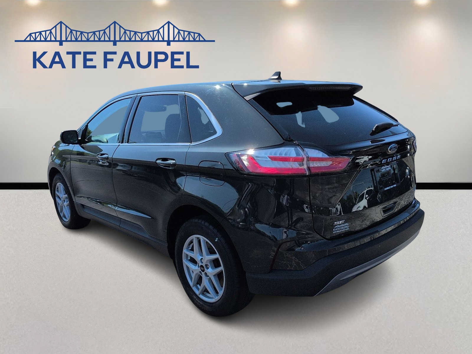 Used 2024 Ford Edge SEL w/ Convenience Package AWD/4WD image 5