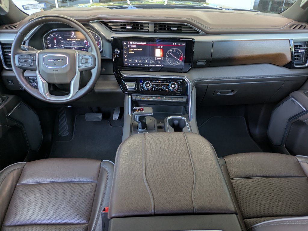 Used 2025 GMC Sierra 1500 Denali w/ Technology Package AWD/4WD image 15