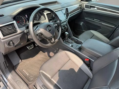Used 2018 Volkswagen Atlas SEL w/ R-Line Package FWD image 11
