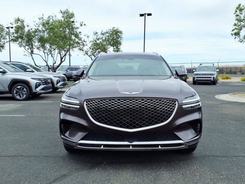 Used 2023 Genesis GV70 2.5T w/ Select Package AWD/4WD image 2