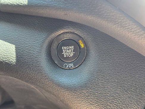 Used 2021 Jeep Cherokee Latitude Lux FWD image 29