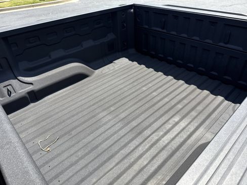 Used 2025 Chevrolet Colorado LT RWD image 14