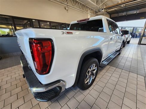 Used 2024 GMC Sierra 1500 SLT AWD/4WD image 3