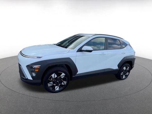 Used 2025 Hyundai Kona SEL image 7