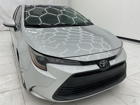 Used 2023 Toyota Corolla LE FWD image 3