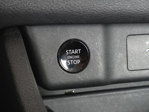 Used 2025 Nissan Rogue SV AWD/4WD image 15