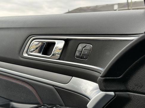 Used 2018 Ford Explorer Sport w/ Equipment Group 401A image 29