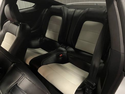 Used 2022 Ford Mustang GT Premium image 35