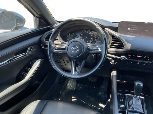 Used 2019 MAZDA MAZDA3 AWD Hatchback w/ Preferred Pkg image 11