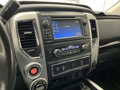 Used 2016 Nissan Titan SV image 10