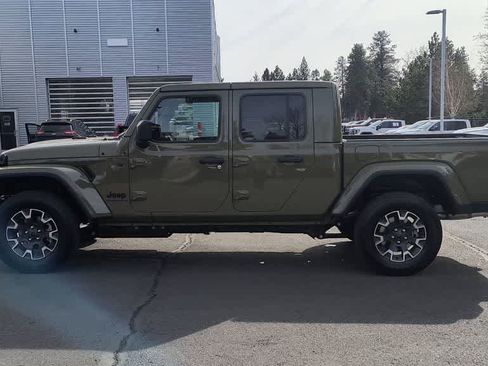 New 2026 Jeep Gladiator Sport image 5