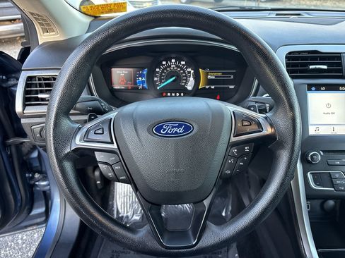 Used 2018 Ford Fusion SE w/ Fusion SE Technology Package image 27