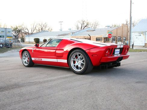 Used 2005 Ford GT image 30