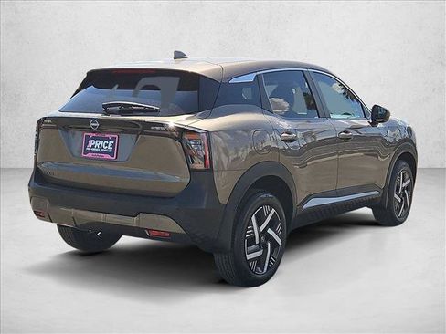 Certified 2025 Nissan Kicks SV FWD image 5