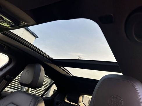 Used 2023 Alfa Romeo Stelvio Veloce image 24