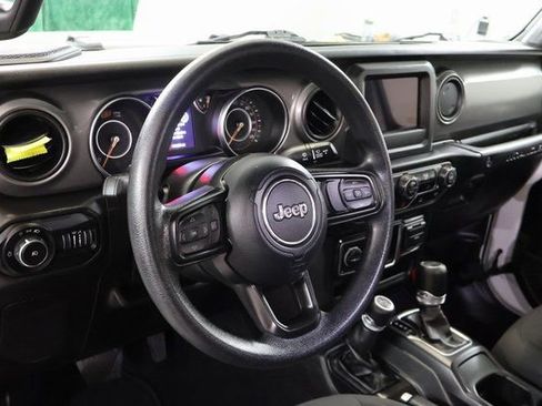 Used 2022 Jeep Wrangler Sport image 12