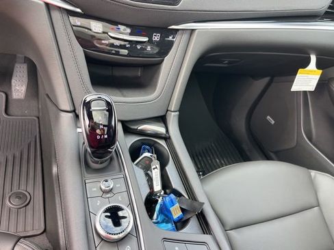 New 2025 Cadillac XT6 Luxury image 28