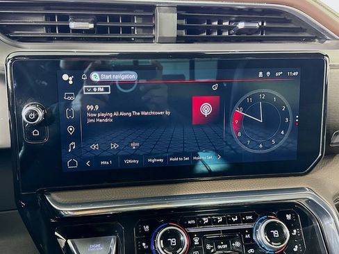 Used 2024 GMC Sierra 1500 Denali w/ Technology Package AWD/4WD image 40