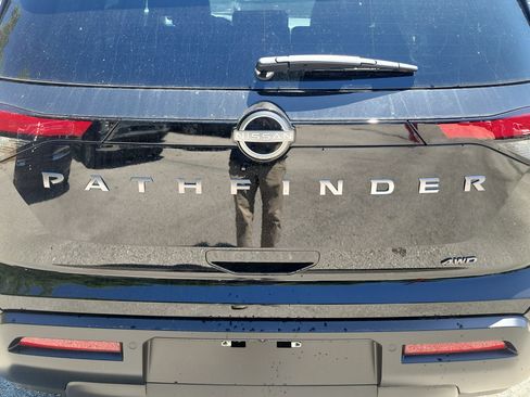 New 2026 Nissan Pathfinder SV AWD/4WD image 10