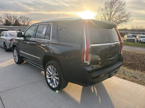 Used 2017 Cadillac Escalade Premium Luxury image 2