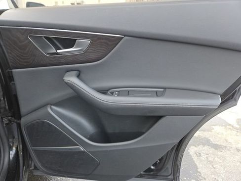 Used 2023 Audi Q8 Premium Plus image 27