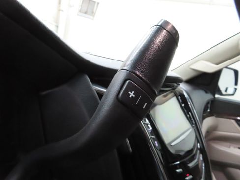 Used 2018 Cadillac Escalade 2WD image 15