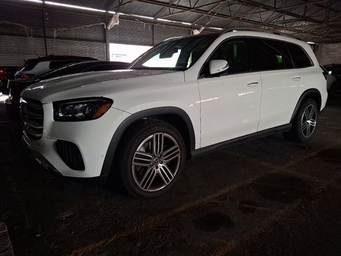 Used 2024 Mercedes-Benz GLS 450 4MATIC image 1