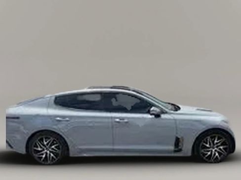 Used 2022 Kia Stinger GT-Line w/ Sun & Sound Package RWD image 5