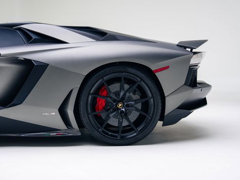 Used 2015 Lamborghini Aventador LP 700-4 image 17