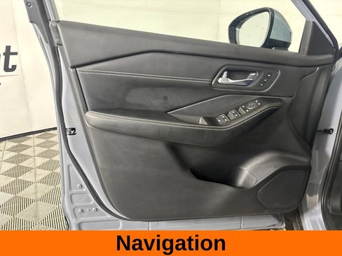 Used 2025 Nissan Rogue SL w/ Tech Package AWD/4WD image 11