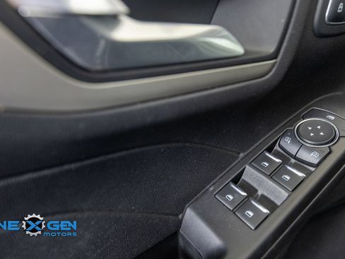 Used 2021 Ford Escape SEL w/ Technology Package AWD/4WD image 12