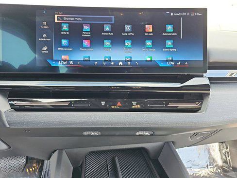 Used 2024 BMW 530i w/ Premium Package image 23