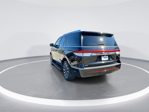 Used 2022 Lincoln Navigator Reserve image 6