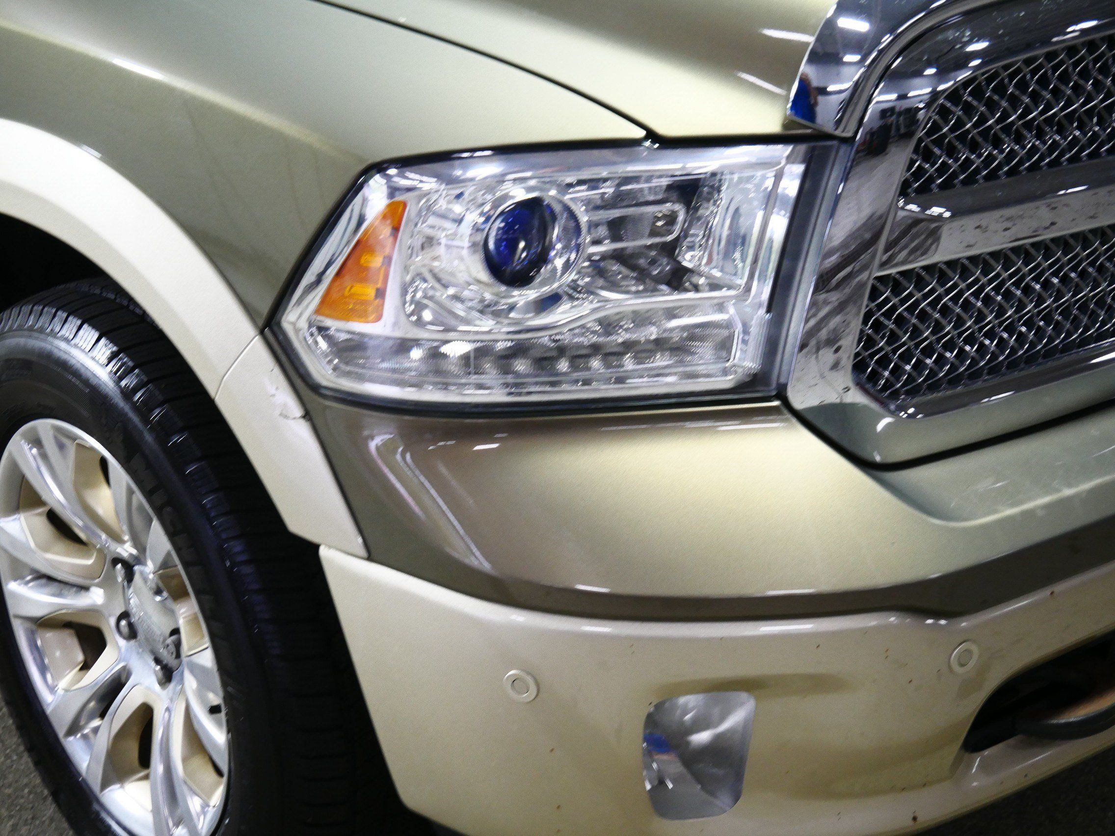 Used 2015 RAM 1500 Laramie Longhorn w/ Convenience Group AWD/4WD image 16