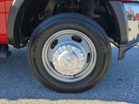 Used 2021 RAM 5500 Tradesman w/ Chrome Appearance Group image 9