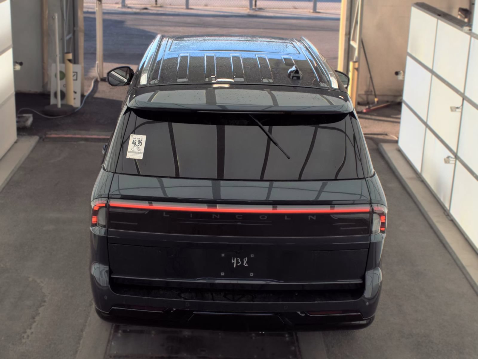 Used 2026 Lincoln Navigator Reserve AWD/4WD image 5