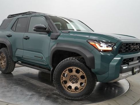 Used 2025 Toyota 4Runner Trailhunter AWD/4WD image 3