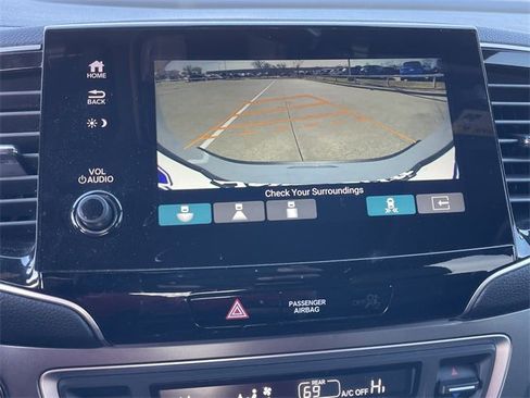 Certified 2025 Honda Passport EX-L image 18