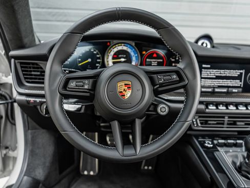 Used 2024 Porsche 911 GT3 RWD image 30