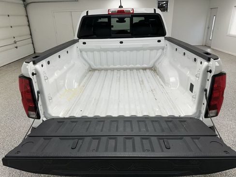 Used 2024 Chevrolet Colorado Trail Boss w/ Technology Package AWD/4WD image 27