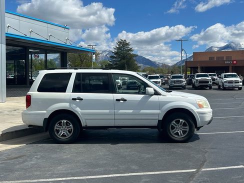 Used 2004 Honda Pilot EX image 2