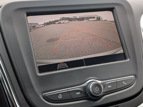 Used 2024 Chevrolet Equinox LT image 18