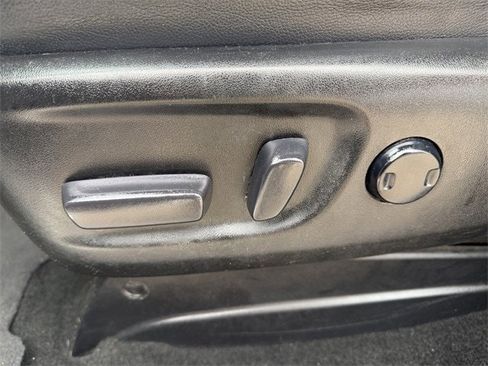 Used 2018 Toyota Sienna SE image 24