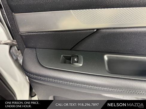 Used 2018 Ford Explorer XLT w/ Equipment Group 202A AWD/4WD image 49