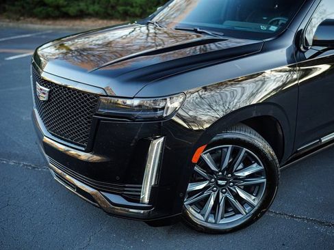 Used 2023 Cadillac Escalade Sport image 2