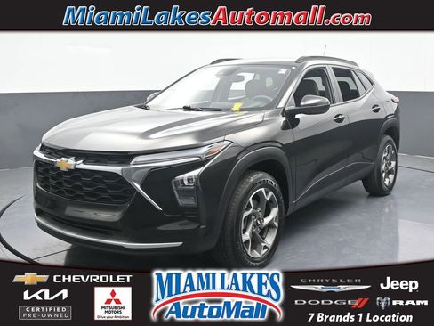 Used 2024 Chevrolet Trax LT image 1