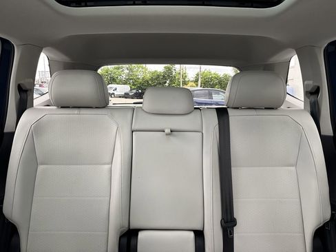 Used 2018 Volkswagen Tiguan SE AWD/4WD image 18