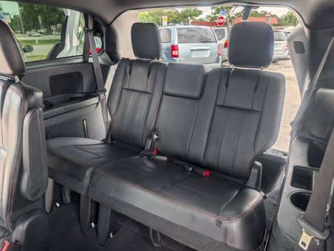 Used 2019 Dodge Grand Caravan GT FWD image 11