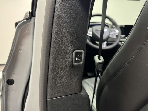 New 2026 Chrysler Pacifica Select image 17