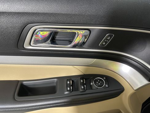 Used 2016 Ford Explorer XLT w/ Equipment Group 201A image 11